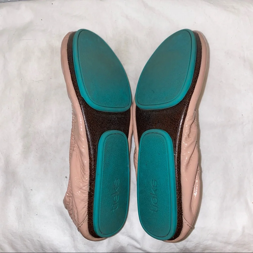 Tieks nude/ light pink patent leather flats - Picture 2 of 3